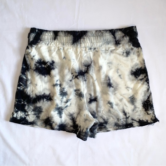 C&C CALIFORNIA Tie Dye Shorts Black & White Size Medium (EUC) - Picture 2 of 11